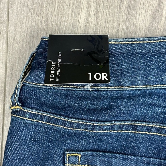 Womens Torrid 10 Regular Jeans Denim Dark Navy Blue Skinny Straight Stretch NWT - Picture 8 of 10